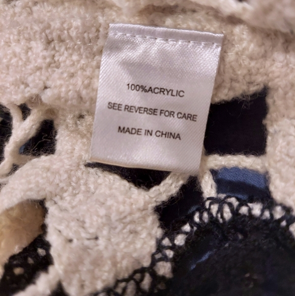 Witty Fox Cream and Black Crochet Knit Sweater - Picture 4 of 7